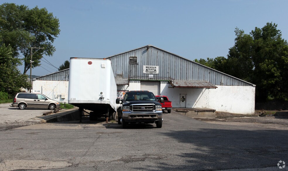 Primary Photo Of 211 Swans Ln, Saint Albans Warehouse For Sale