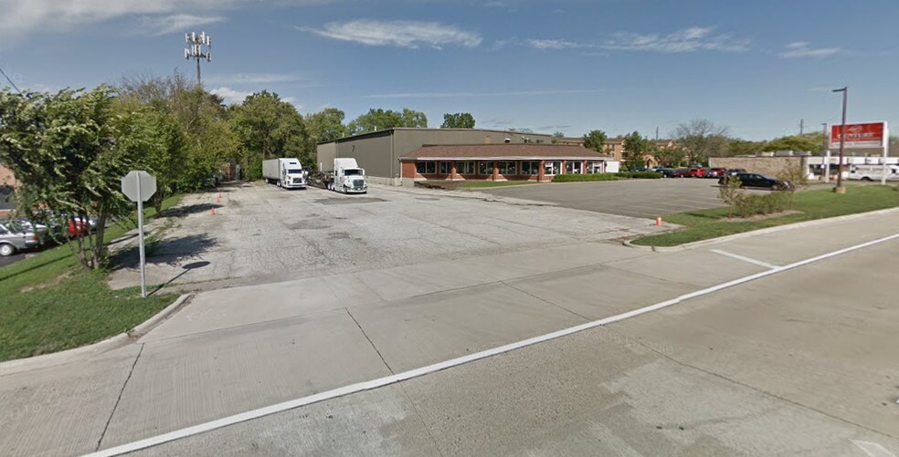 More Photos Of 168 Peterson Rd, Libertyville Land For Lease
