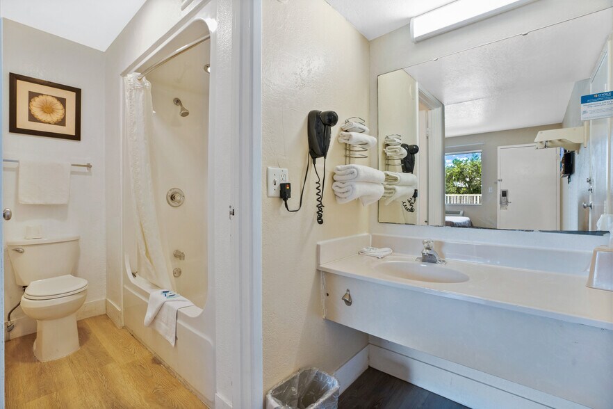 More Photos Of 7455 W Irlo Bronson Memorial Hwy, Kissimmee Hotel For Sale