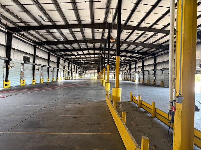 More Photos Of 14557 Industry Dr, Hagerstown Warehouse For Lease