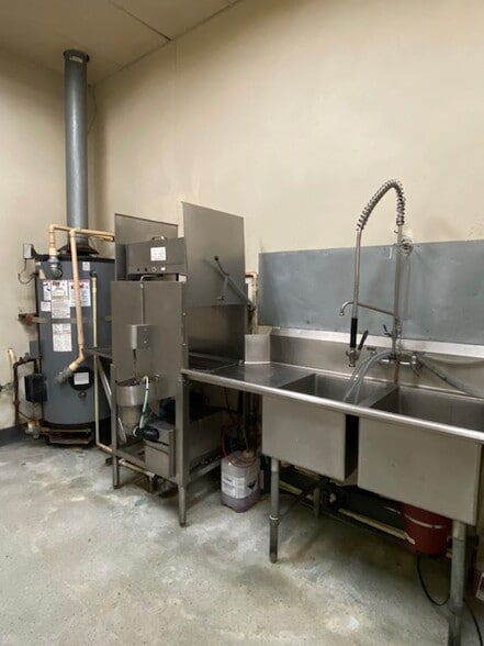 More Photos Of 22605 NE Halsey St, Fairview Unknown For Lease