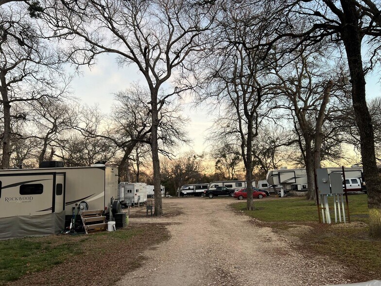 More Photos Of 6869 State 121 hwy, Bonham Specialty For Sale