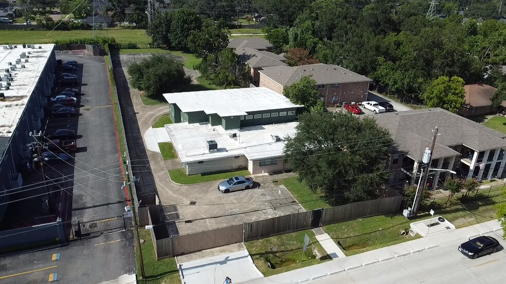 More Photos Of 4202 Sherwood Ln, Houston Loft Creative Space For Sale