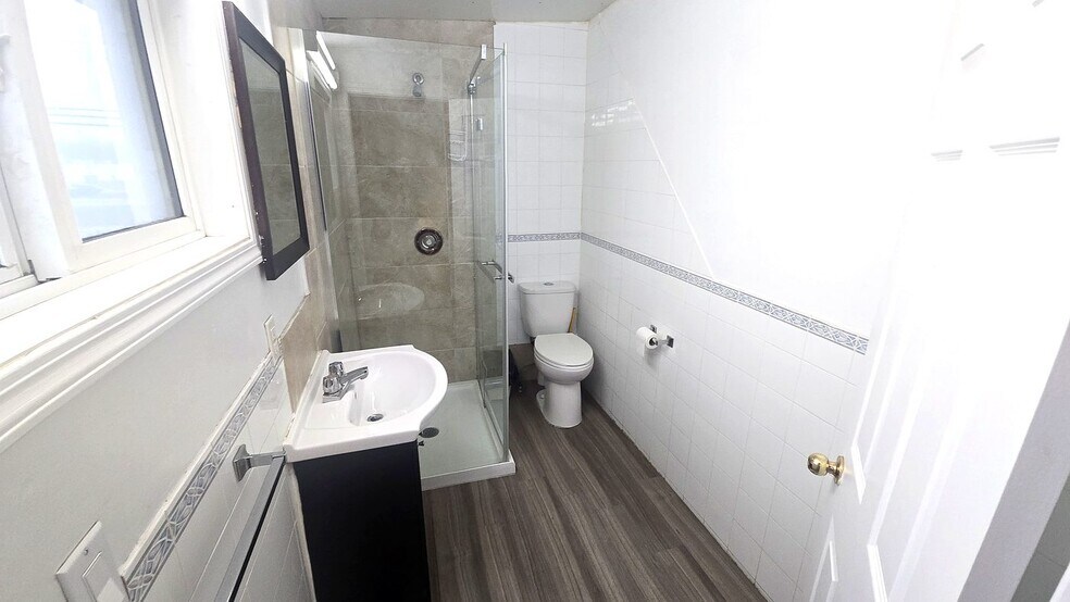 More Photos Of 5132 46th Ave NW, Chetwynd Hotel For Sale