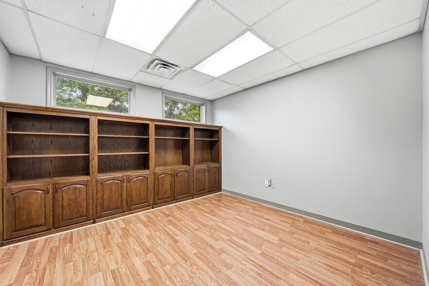 More Photos Of 329 Wesley St, Johnson City Medical For Sale