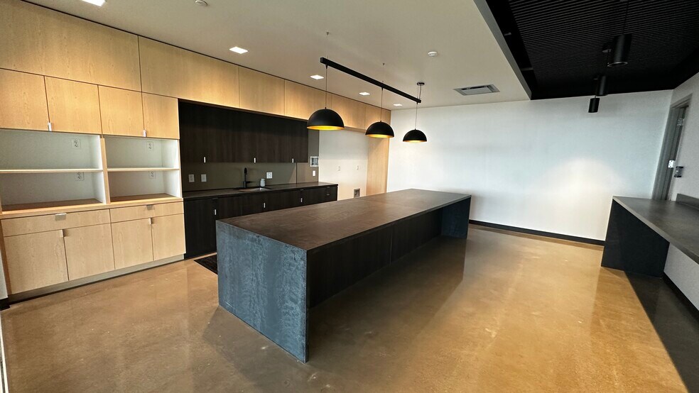 More Photos Of 5120 S 375 E, Washington Terrace Office For Lease