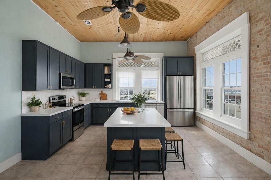 More Photos Of 100 W Central Ave, Comanche Flex For Sale