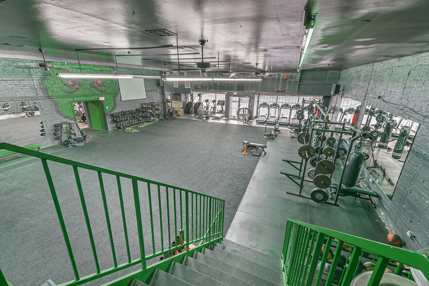 More Photos Of 2701 Emancipation Ave, Houston General Retail For Sale