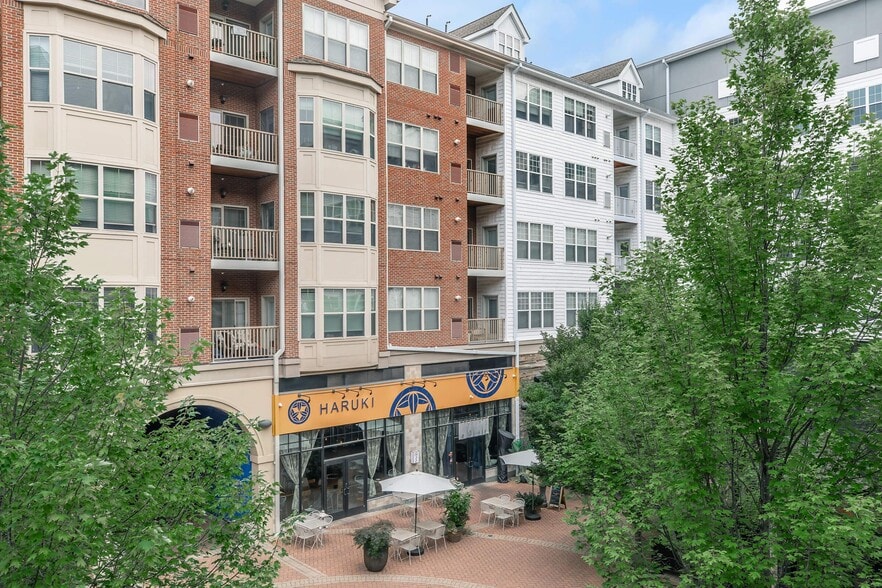 More Photos Of 515 West Ave, Norwalk Unknown For Lease