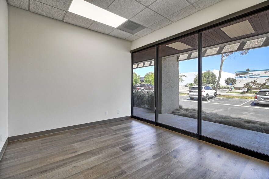 More Photos Of 1891 Goodyear Ave, Ventura Manufacturing For Lease