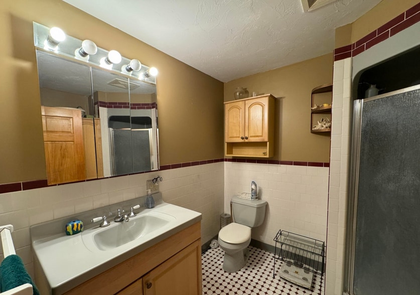 More Photos Of 382 Water St, Guilford Hotel For Sale