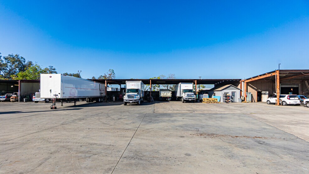More Photos Of 15419 Valley Blvd, Fontana Contractor Storage Yard For Lease