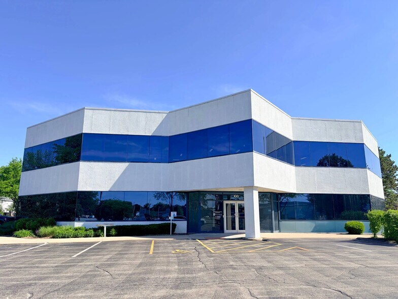 Primary Photo Of 100 Lexington Dr, Buffalo Grove Office For Lease