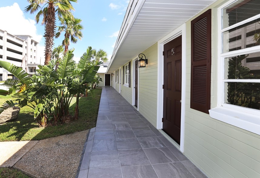 More Photos Of 600 Oakridge Blvd, Daytona Beach Apartments For Sale