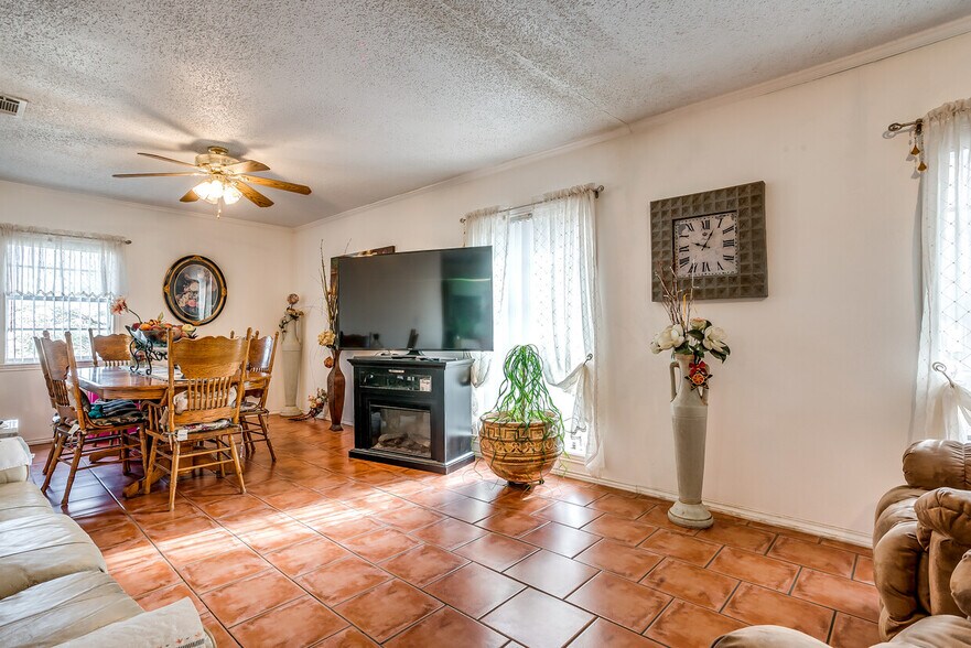 More Photos Of 14330 S Highway 281, Santo Trailer Camper Park For Sale