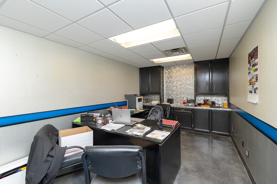 More Photos Of 890 N State Road 14, Harper Auto Dealership For Sale