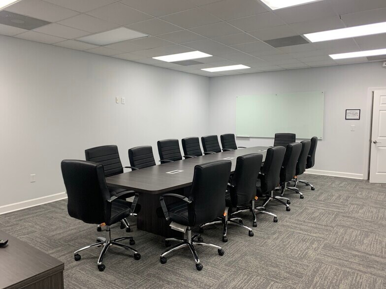 More Photos Of 85 E Catawba St, Belmont Office For Lease