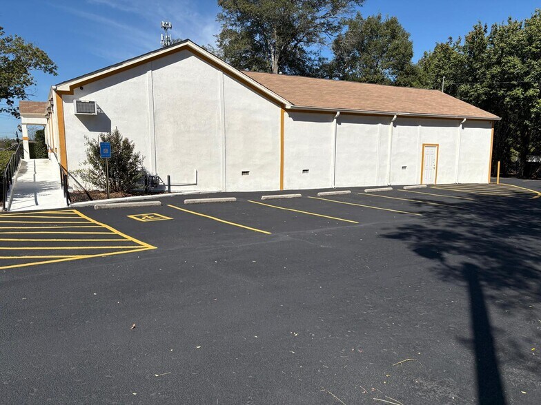 More Photos Of 5712 Redan Rd, Stone Mountain Office For Sale