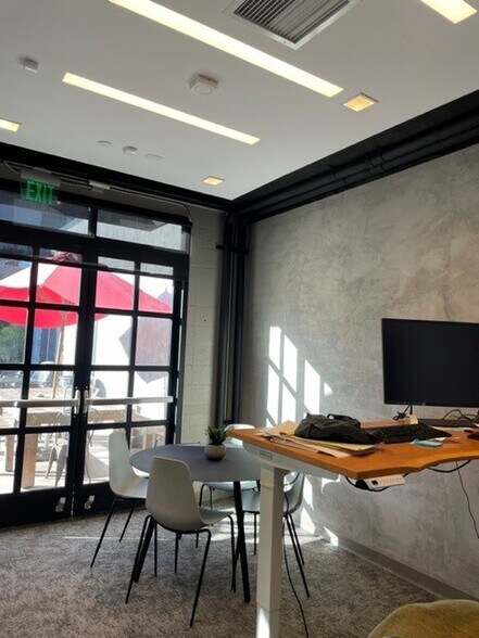 More Photos Of 835 N Seward St, Los Angeles Loft Creative Space For Lease
