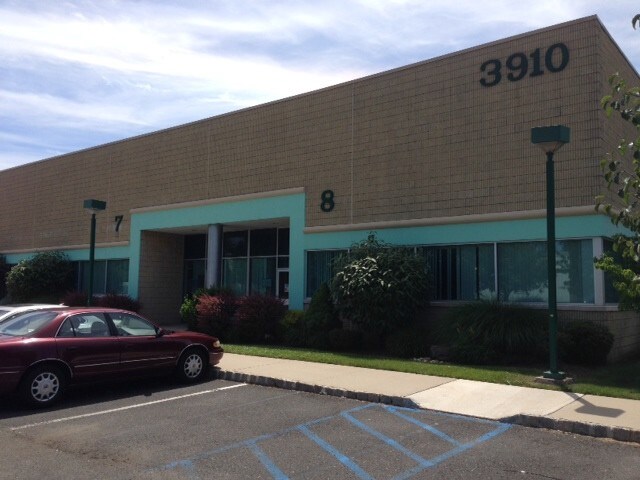 More Photos Of 3910 Park Ave, Edison Light Distribution For Lease