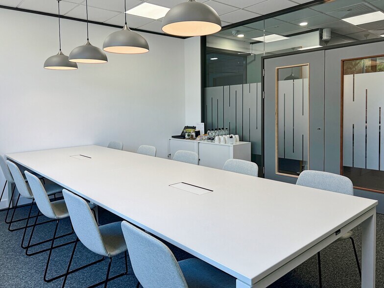 More Photos Of 12600 N Featherwood Dr, Houston Coworking Space
