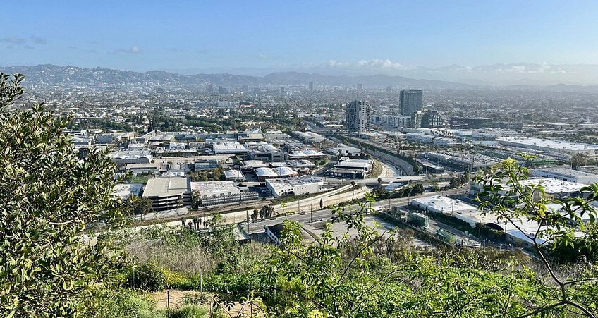 More Photos Of 5924 West Blvd, Los Angeles Office For Sale