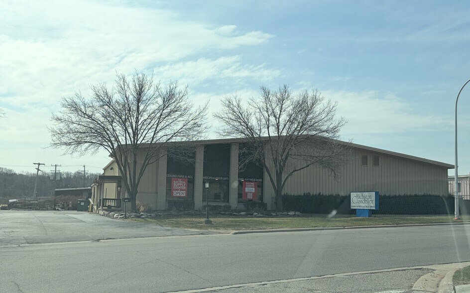 Primary Photo Of 200 E 2nd St, Rochester General Retail For Lease