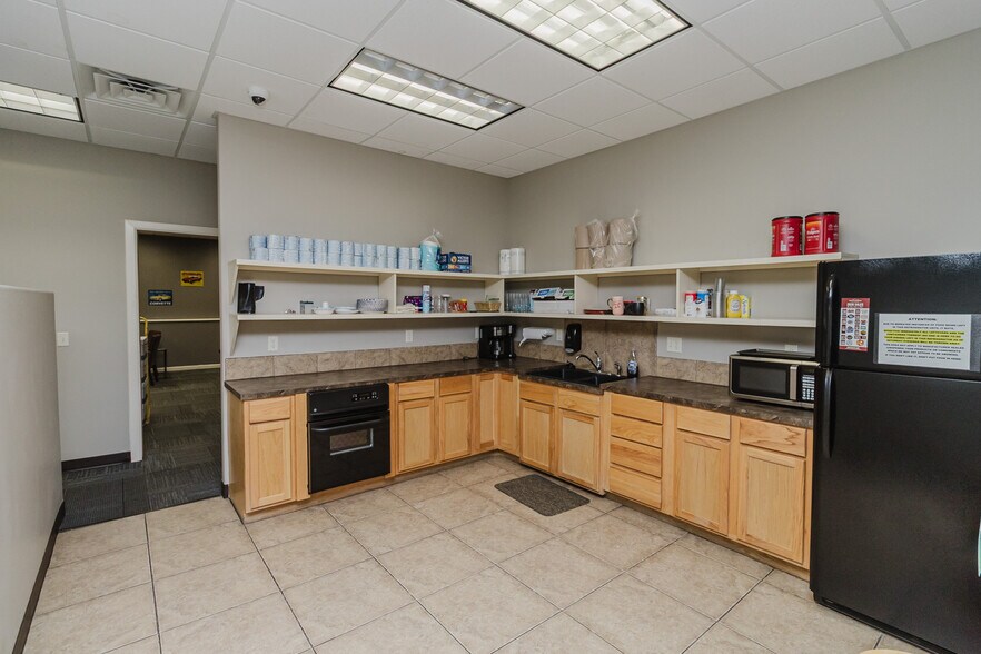 More Photos Of 3101 S Broadway St, Wichita Freestanding For Sale