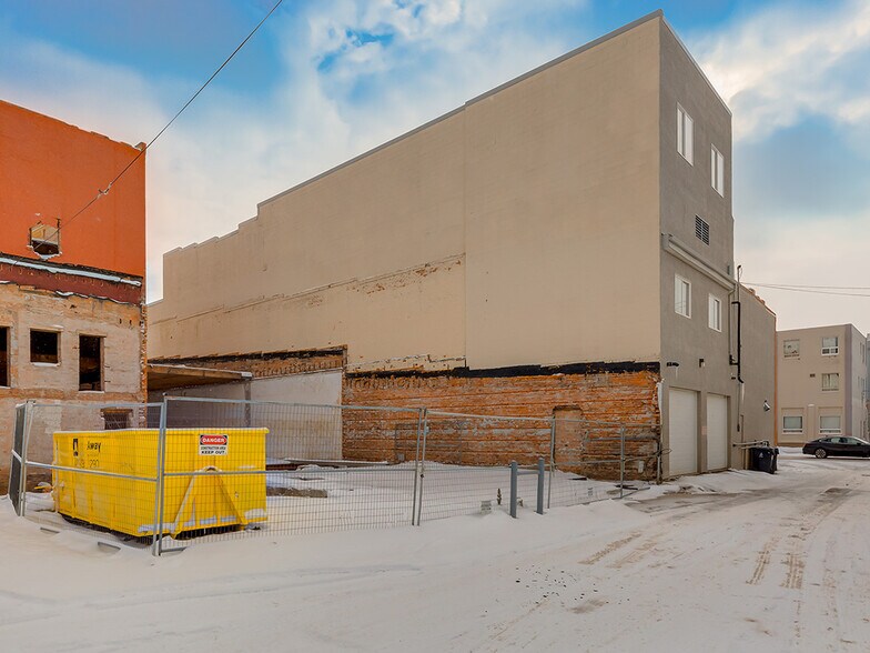 More Photos Of 122 5 St S, Lethbridge Apartments For Sale