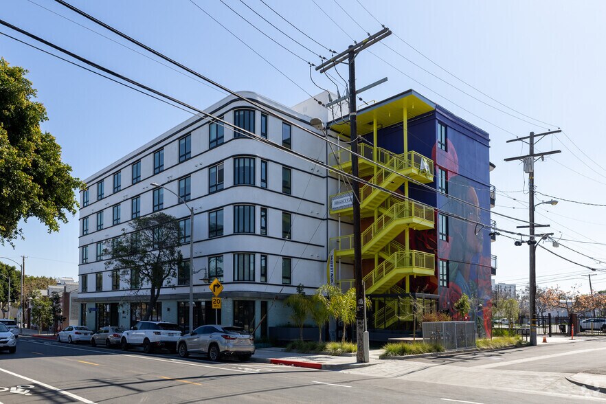 Primary Photo Of 3450 W 43rd St, Los Angeles Apartments For Lease
