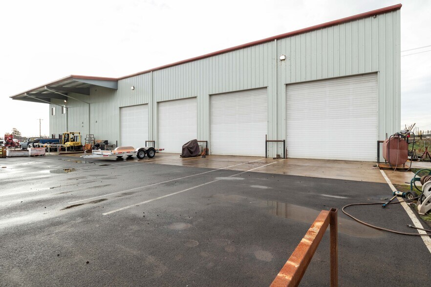 More Photos Of 8097 Parr Rd NE, Gervais Manufacturing For Sale