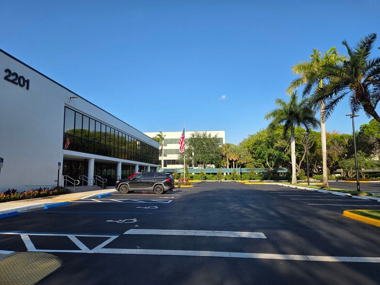 More Photos Of 2201 NW Corporate Blvd, Boca Raton Office For Lease