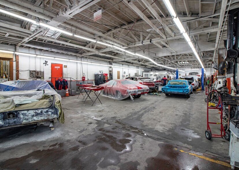 More Photos Of 5243-5251 York Blvd, Los Angeles Auto Repair For Sale