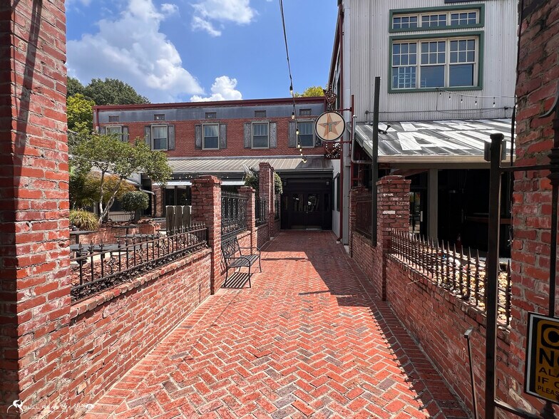 More Photos Of 351-361 Moreland Ave, Atlanta Restaurant For Sale