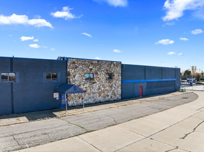 More Photos Of 2010 N Dort Hwy, Flint Service For Sale