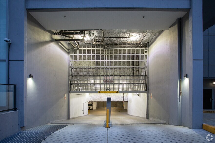 More Photos Of 1340 Granville St, Vancouver Apartments For Lease