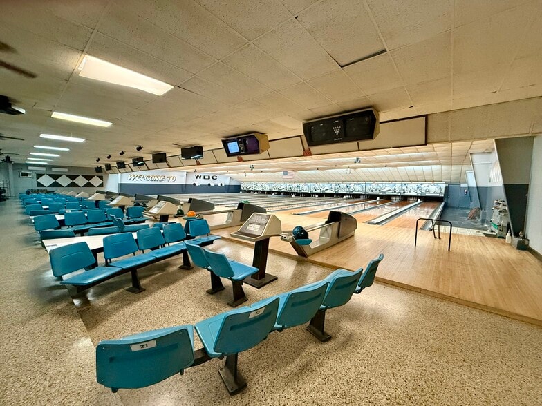 More Photos Of 915 E Boulevard, Williamston Bowling Alley For Sale