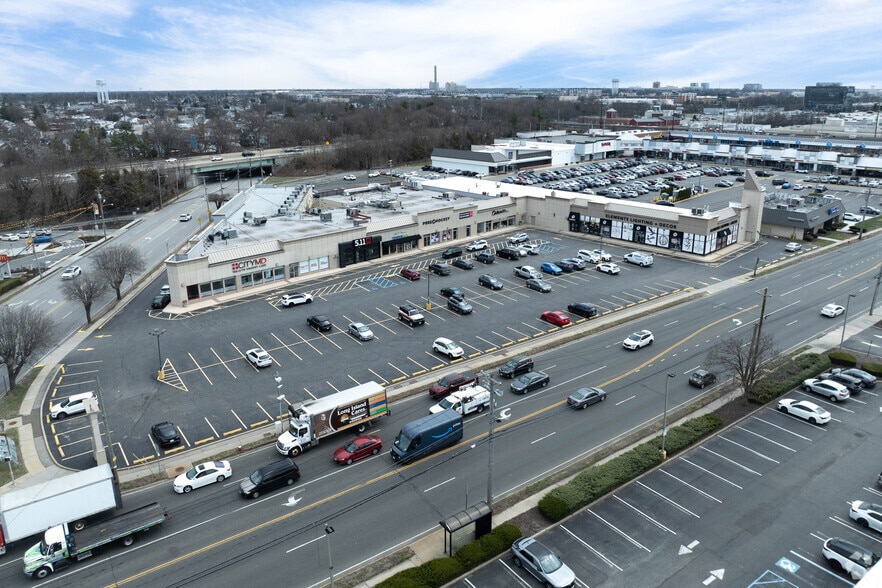 More Photos Of 229-243 Glen Cove Rd, Carle Place Freestanding For Lease