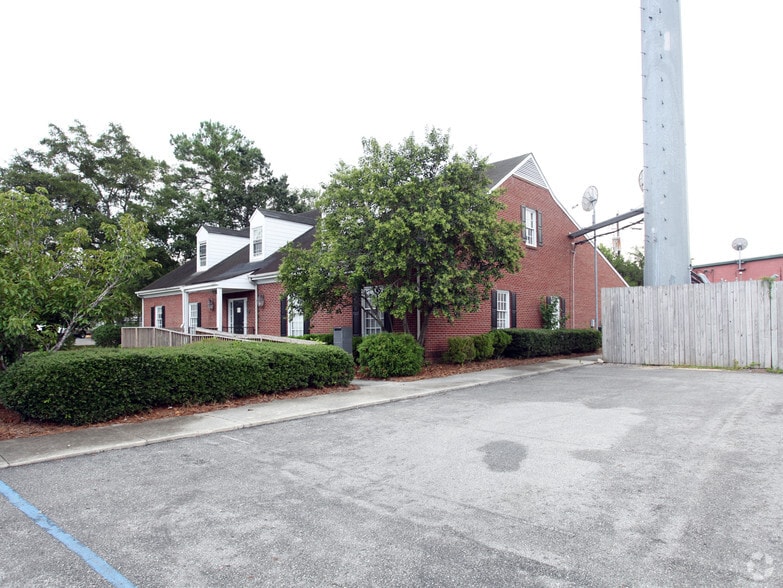 More Photos Of 1890 Dawson St, Wilmington Office Residential For Lease