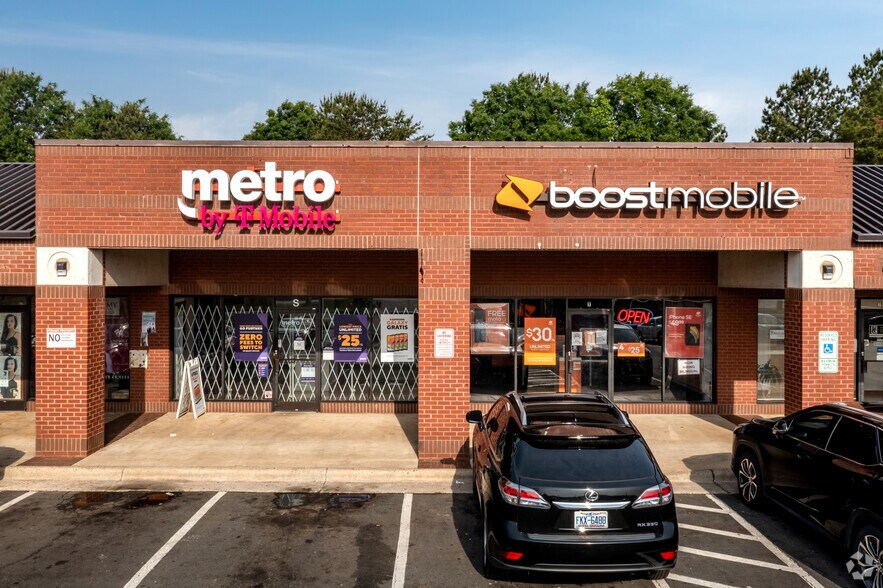 More Photos Of 6701 N Tryon St, Charlotte General Retail For Sale