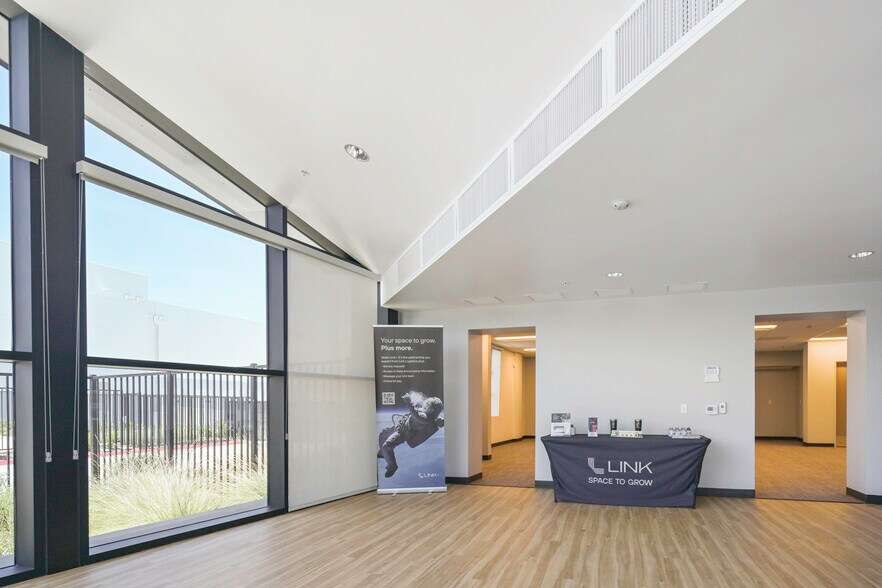 More Photos Of 16325 S Main St, Gardena Warehouse For Lease