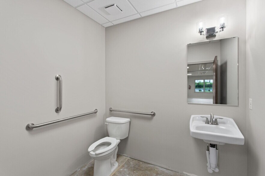 More Photos Of 221 Osage Ln, Waynesboro Medical For Lease