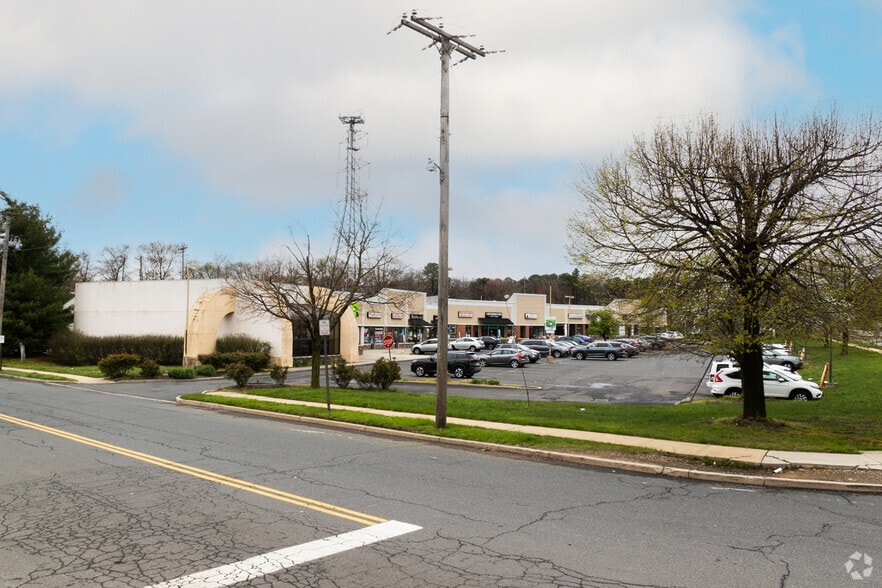More Photos Of 881 Main St, Sayreville Freestanding For Lease