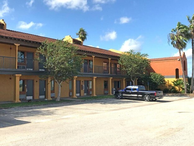 More Photos Of 3334 S US Highway 77 Byp, Kingsville Hotel For Sale