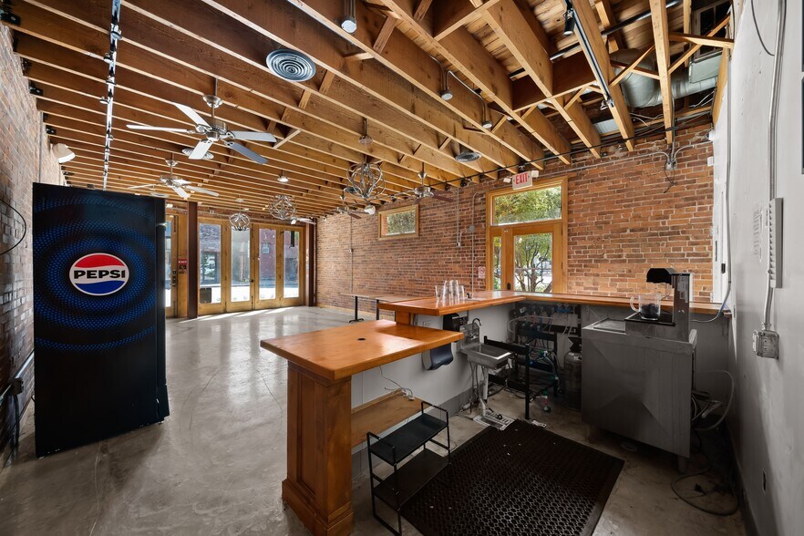 More Photos Of 1131 Broad St, San Luis Obispo Restaurant For Sale