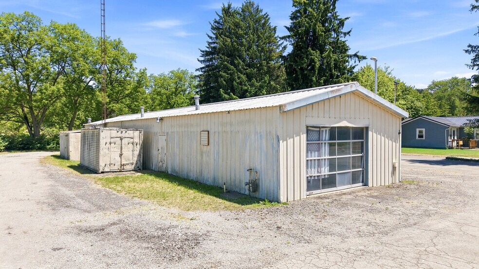 More Photos Of 3433 Sharon Rd, West Middlesex Warehouse For Sale