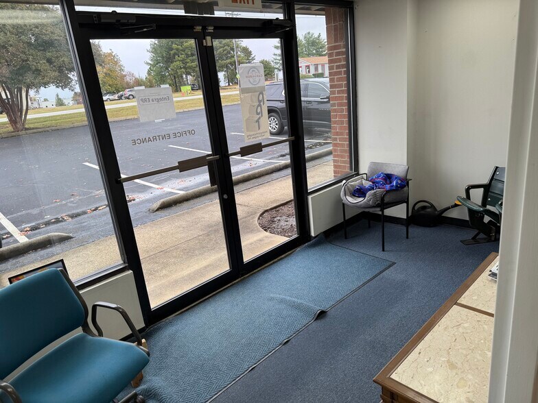 More Photos Of 1903-2003 Perimeter Rd, Greenville Light Distribution For Lease