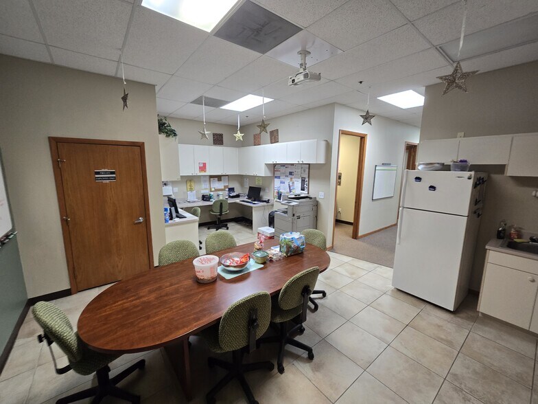 More Photos Of 7640 N Wickham Rd, Melbourne General Retail For Lease