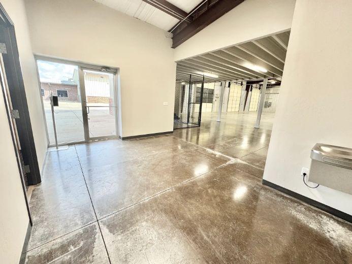 More Photos Of 320 NE 145th Pl, Edmond Warehouse For Lease