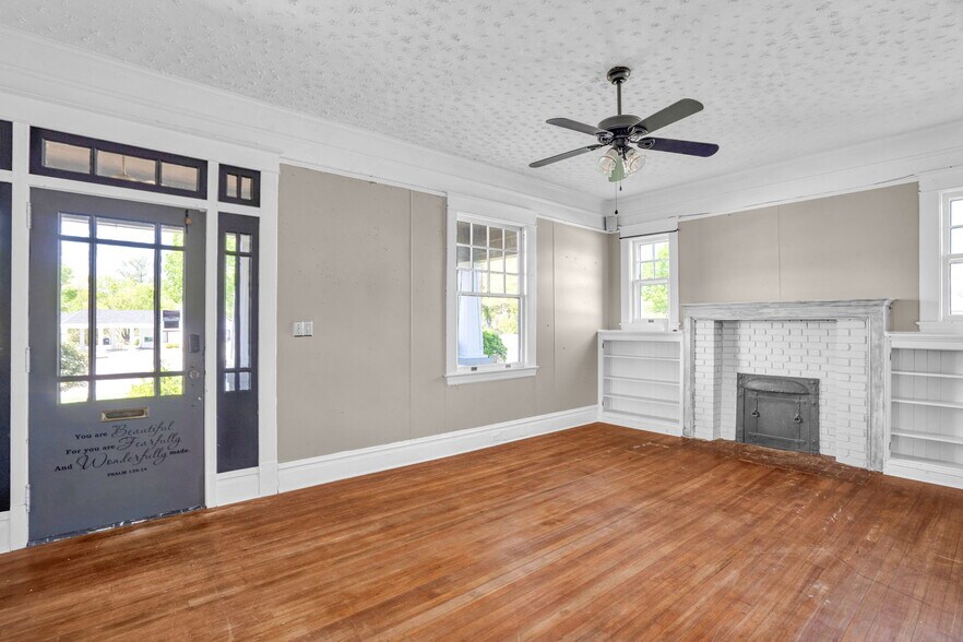 More Photos Of 206 E Main St, Jamestown Office For Sale